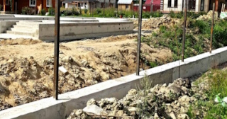 Фундамент под забор заказать в Кронштадте - заливка фундамента для забора | от 1569 за п.м.