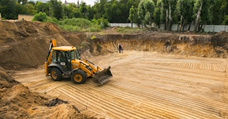 Разработка котлована Кронштадт стоимость за от 576 руб. м3 - заказать работы по копке и рытью котлованов | траншей